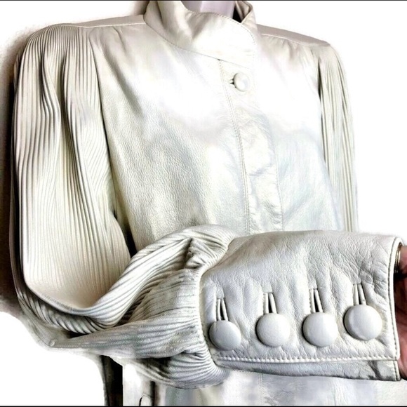 Dero Enteprises Rocco D'Amelio Jackets & Blazers - ✨Host Pick✨VINTAGE Iridescent White Leather Jacket